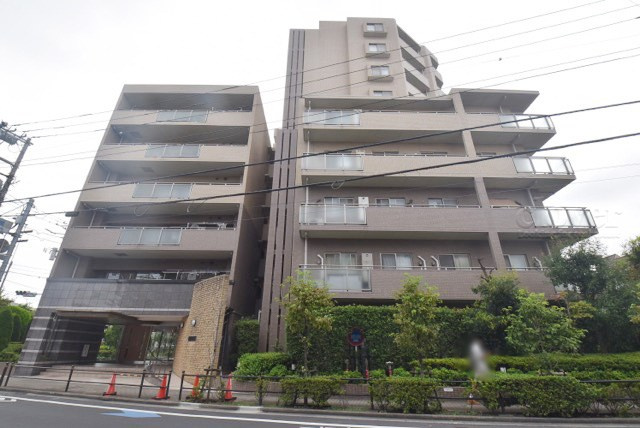 【外観】 | 藤和シティホームズ小竹向原 | 手入れの行き届いた外壁やエントランスなど、「見ればわかる」レベルで清潔感を保ったマンションです。築年数を感じさせない姿で皆様をお出迎えします。～即日のご見学可能～　お問合せはお気軽にどうぞ。