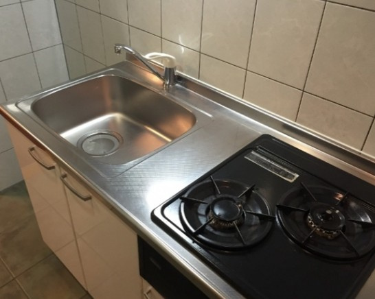 アクアタウンイーストⅠのキッチン|同物件別号室参考写真です。