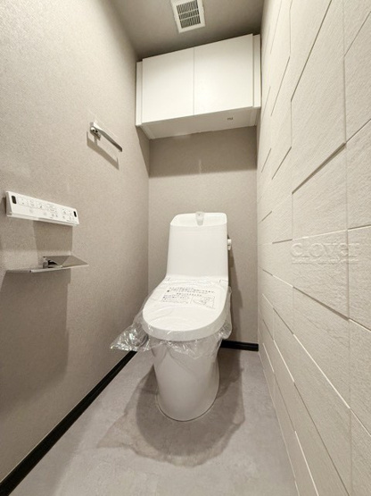 【トイレ】 | 五反田ガーデンハイツ | 温水洗浄便座付き　トイレはもともと個人の領域である自宅の中でも、最もプライベートな空間です。だからこそ、ほしい「落ち着き」がここにあります。～即日のご見学可能～　お問合せはお気軽にどうぞ。