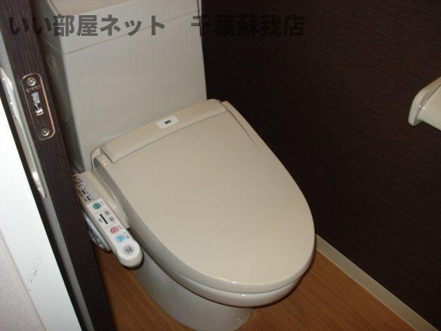テンダーハウスＡのトイレ|落ち着いた色調のトイレです
