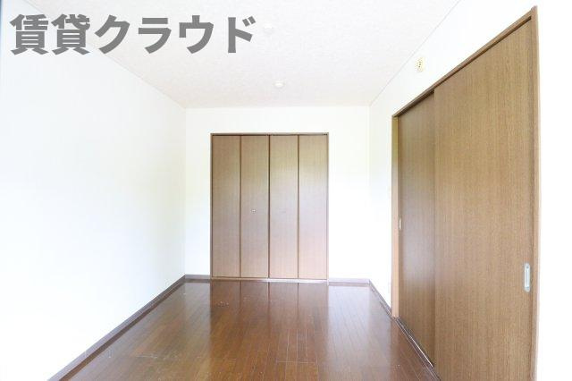 ＧＲＥＥＮ　ＰＩＡの寝室|広くて明るい寝室