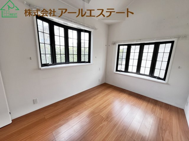 加古川市平岡町土山　　JR「土山駅」徒歩20分の洋室