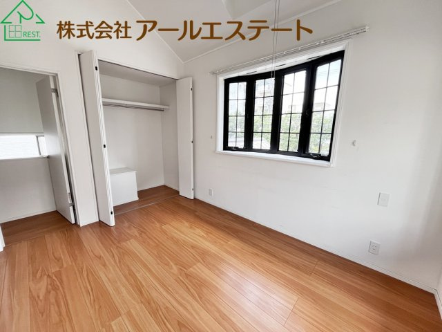 加古川市平岡町土山　　JR「土山駅」徒歩20分の洋室