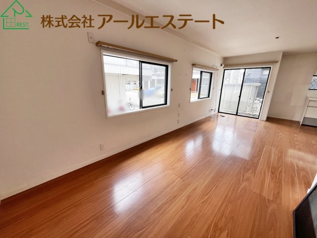 加古川市平岡町土山　　JR「土山駅」徒歩20分の居間・リビング