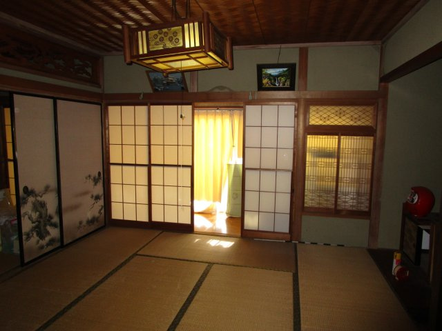 熊谷市玉作　中古戸建の和室|1階8帖和室