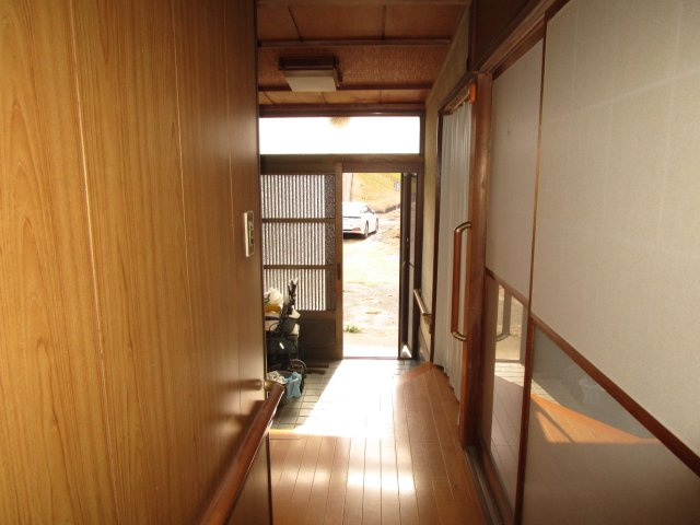 熊谷市玉作　中古戸建の玄関