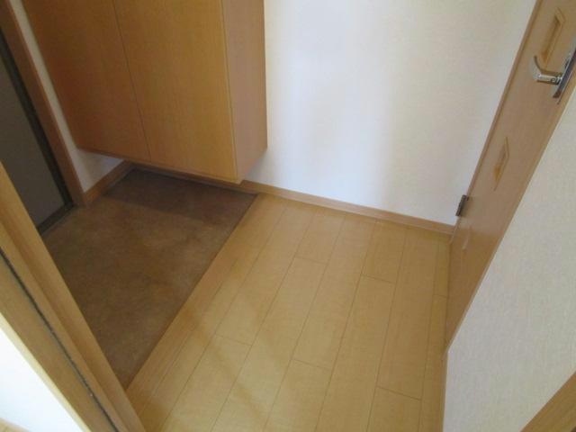 グランドールB館の玄関