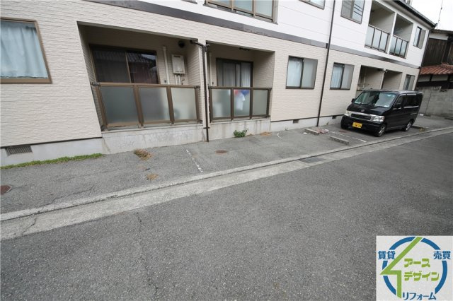 ジーライズ明石二見町の駐車場