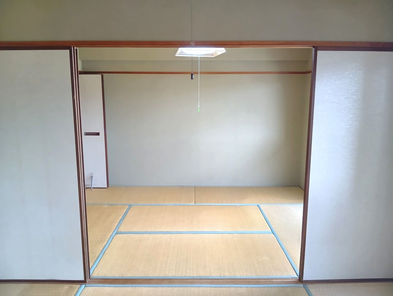 福井ハイツの和室|日本らしい落ち着いた雰囲気の和室です