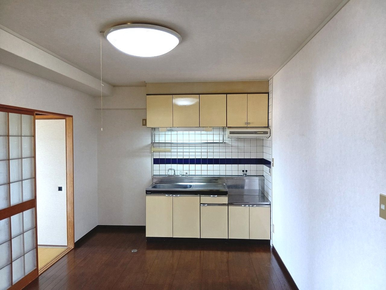 福井ハイツの居間・リビング|こちらの居間で趣味の時間をお楽しみください