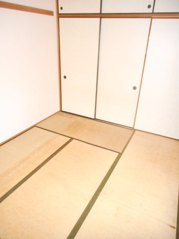 サンライフ南大塚B棟の和室