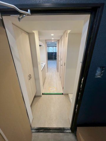 ソルテラスOSAKA千里丘駅前の玄関