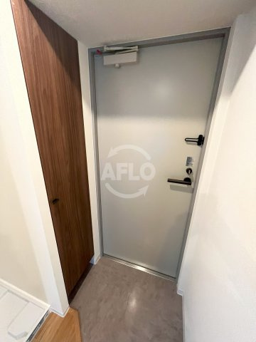 プレサンスNEO長堂アウローラの玄関|プレサンスNEO長堂アウローラ　玄関