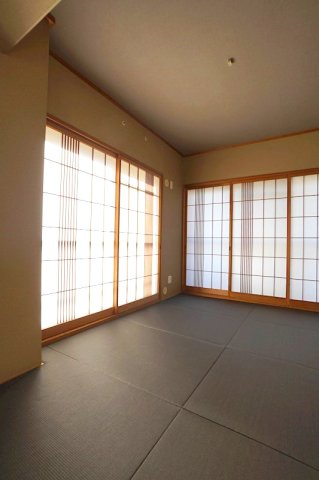 グレース甲陽園の居間・リビング