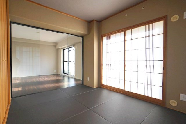 グレース甲陽園の居間・リビング