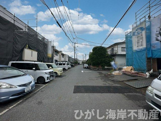 茅ヶ崎市常盤町　新築戸建　全3棟の前面道路含む現地写真|9月10日撮影　建築中　現地外観