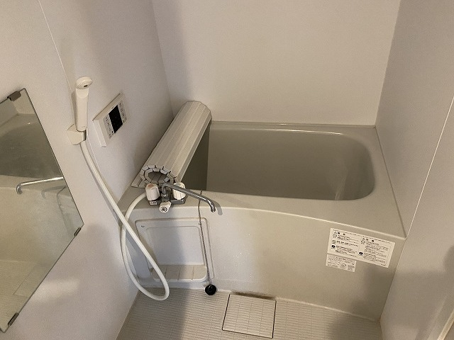 追炊きと浴室乾燥機付きのお風呂なので、雨の日でも安心です♪