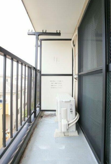 指扇駅前プラザのバルコニー
