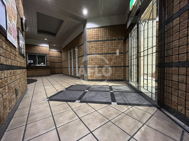 アメニティ江戸堀　西船場小学校区のロビー|アメニティ江戸堀　おしゃれなロビー