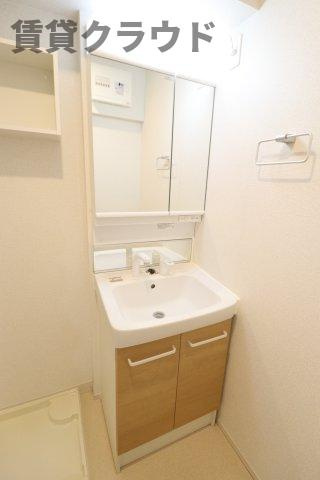 ウッド　プレイスの洗面所|明るい洗面所です