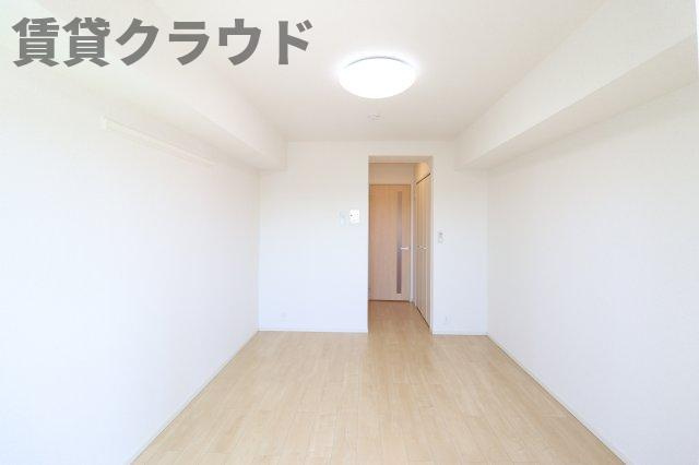 ウッド　プレイスの居間・リビング|こちらの居間で趣味の時間をお楽しみください