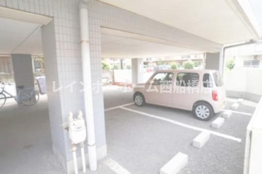 パスコ行徳の駐車場