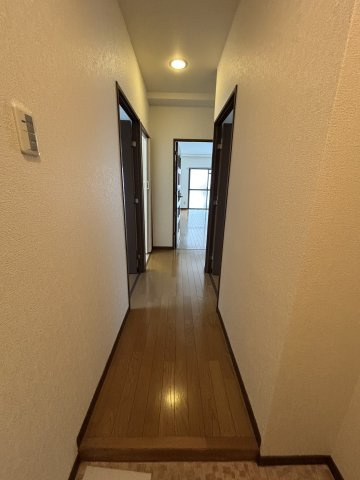 四條畷サカモトマンションの玄関