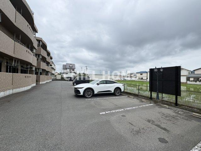 ウエスト・ヴィレッジの駐車場|当社、チルホームのHPもご覧ください(^^)/物件情報多数♪