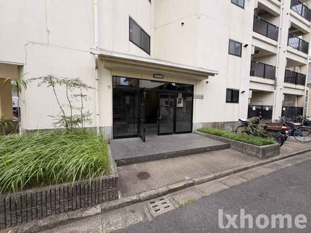 アンフィニィ庄Ⅲのエントランス|建物の内部です
