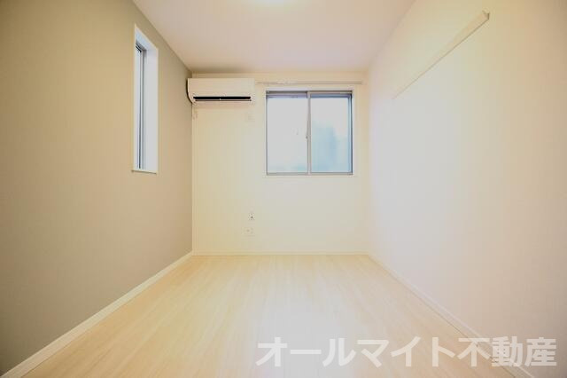 川崎市多摩区菅仙谷２丁目のアパートの居間・リビング