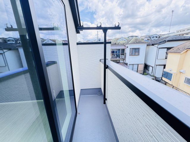 市川市曽谷４丁目新築戸建（曽谷16期）のバルコニー|寝室前バルコニー