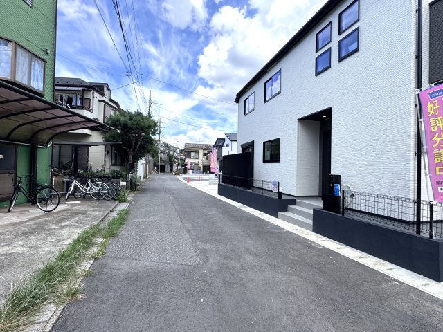 市川市曽谷４丁目新築戸建（曽谷16期）の前面道路含む現地写真|南西側前面道路・幅員約5ｍ
