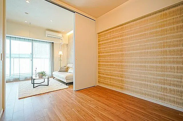 神戸市中央区海岸通１丁目の賃貸マンションの居間・リビング|※画像は別タイプの参考写真です