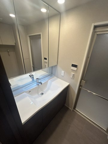 神戸市灘区山田町３丁目の賃貸マンションの洗面所