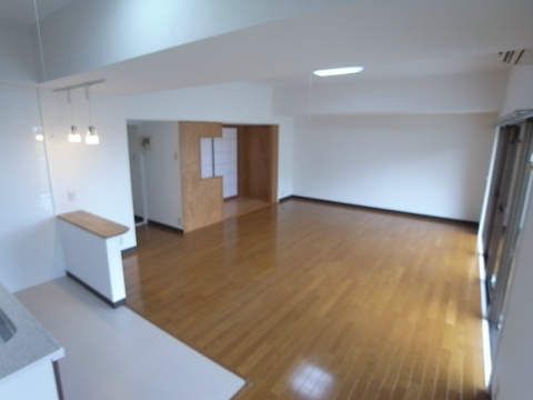 西宮市獅子ケ口町の賃貸マンションの居間・リビング