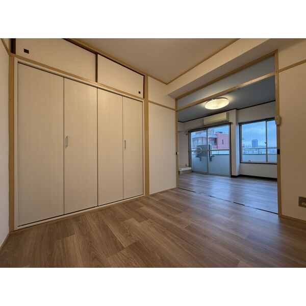 神戸市中央区山本通３丁目の賃貸マンションの居間・リビング
