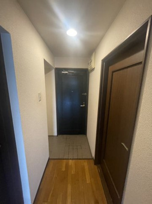 西宮市松籟荘の賃貸マンションの玄関