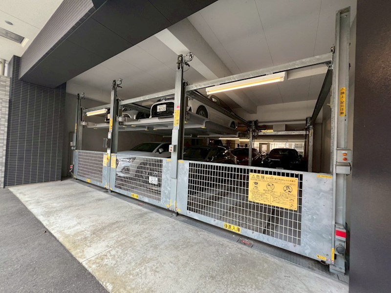 神戸市中央区磯上通４丁目の賃貸マンションの駐車場