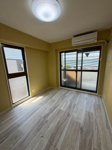 芦屋市浜町の賃貸マンションの居間・リビング