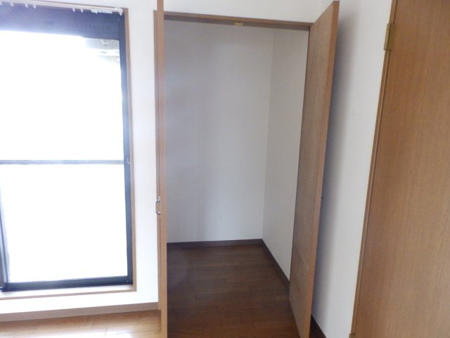神戸市灘区鹿ノ下通３丁目の賃貸マンションの収納