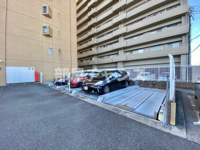 KDXレジデンス神宮前の駐車場