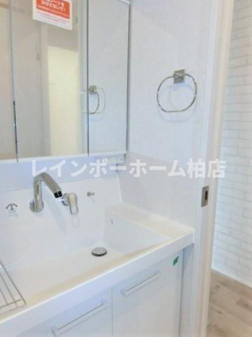 仲介手数料（賃料の1.10ヵ月）の50％OFF対象物件！の洗面所|コンパクトで使いやすい洗面所