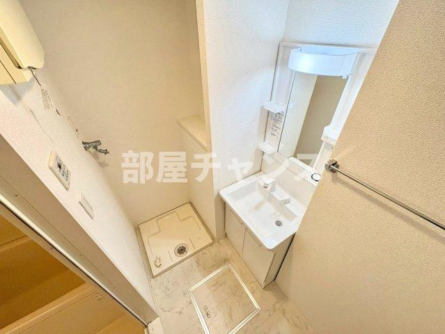KDXレジデンス神宮前の独立洗面台