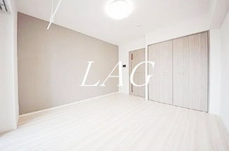 【居間・リビング】 | レオーネ南千住 | 洋室のお部屋です。
