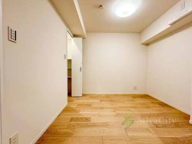 コープ戸山台の洋室|家族一人ひとりの大切なプライベート空間。自分時間をゆったりと過ごす場所。趣味・感性で個性的に飾って頂けるようシンプルに仕上がっております。
