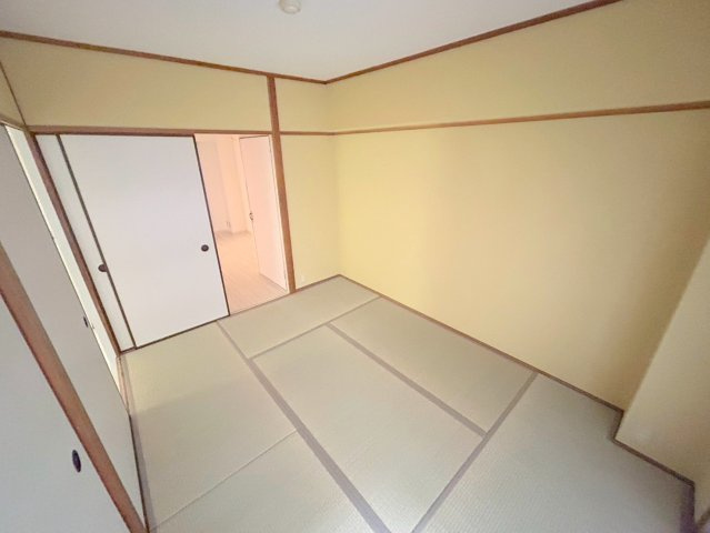 紙谷第3マンションの和室