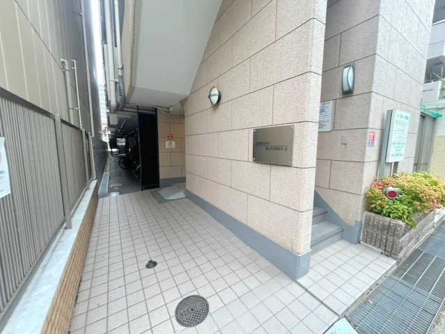 紙谷第3マンションのエントランス