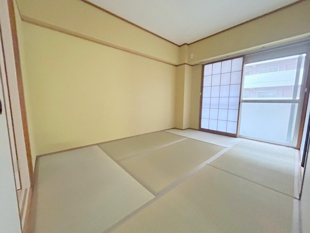 紙谷第3マンションの和室