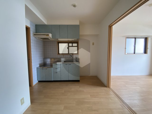 東大阪市高井田本通１丁目の賃貸マンションの洋室