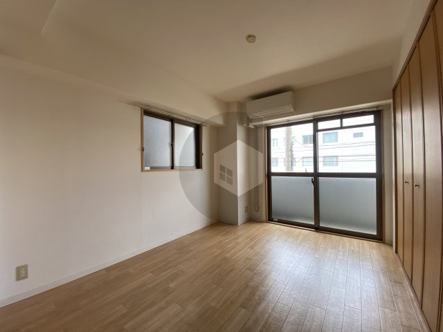 東大阪市高井田本通１丁目の賃貸マンションの居間・リビング